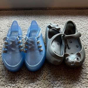 Sz 10/11 girls rubber shoes